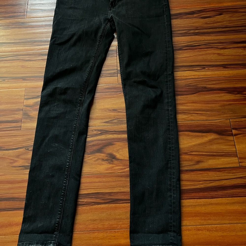 Hudson Jeans Black Denim with Silver button and back pocket flaps